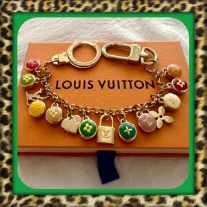 👑✅PRICE FIRM✅ Gold  Multicolor Medallion Purse Charm